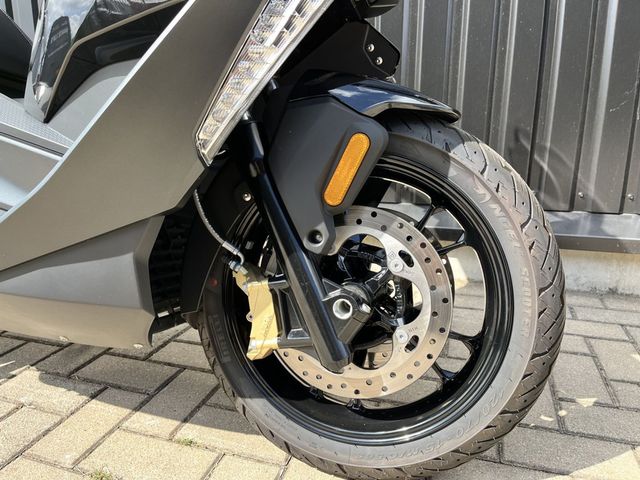 bmw - c-400-gt