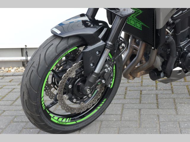 kawasaki - z900