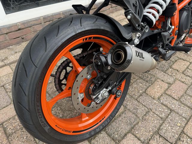ktm - 390-duke