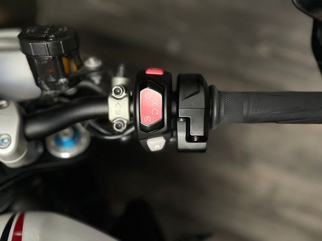 triumph - speed-triple-rs