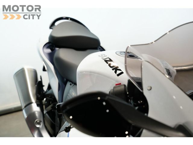 suzuki - gsx-r-1300-hayabusa