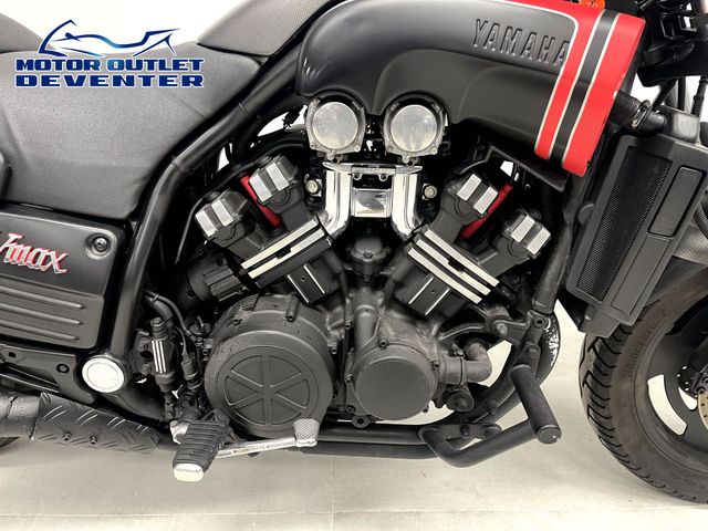 yamaha - vmx-1200-v-max