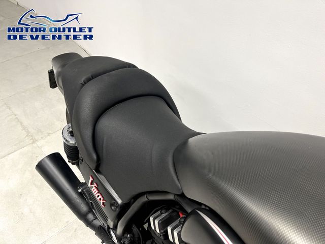 yamaha - vmx-1200-v-max