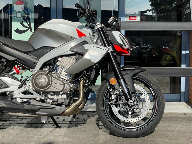 aprilia - tuono-457