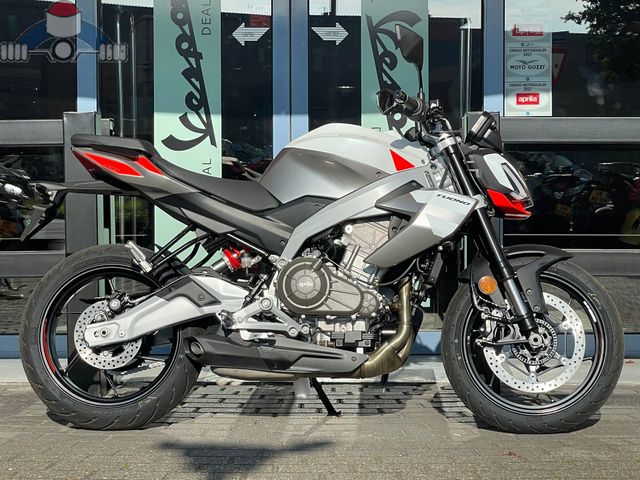 aprilia - tuono-457