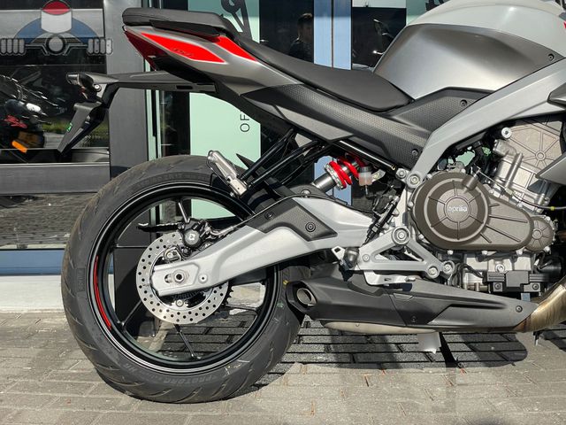aprilia - tuono-457