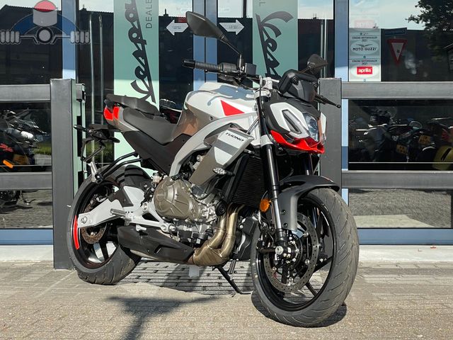 aprilia - tuono-457