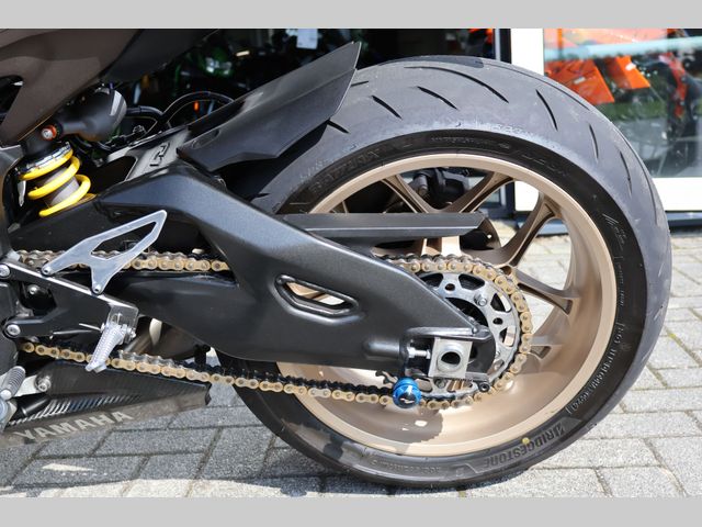 yamaha - yzf-r1
