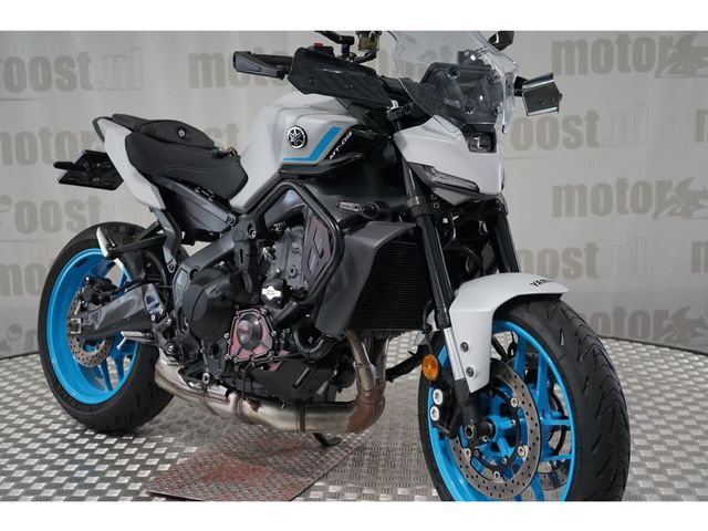 yamaha - mt-09-y-amt