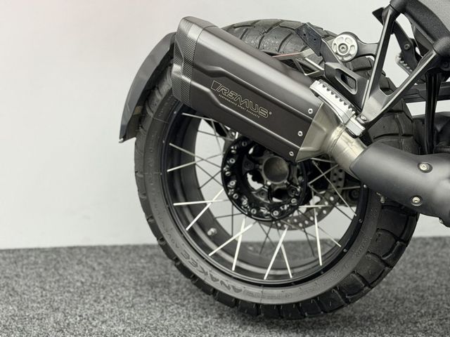 bmw - r-1300-gs-triple-black