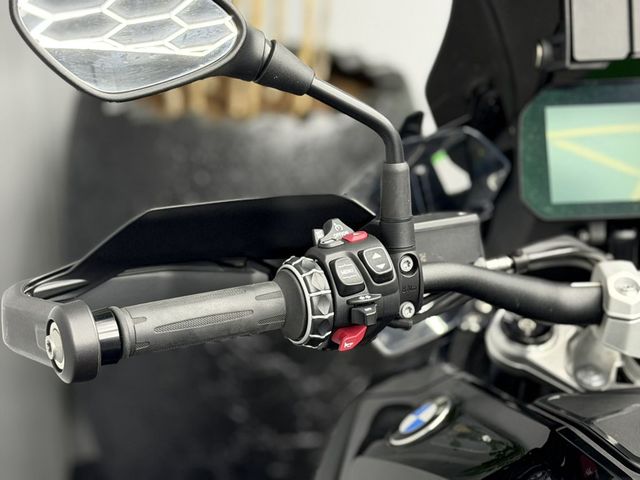 bmw - r-1300-gs-triple-black