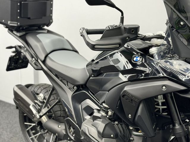 bmw - r-1300-gs-triple-black
