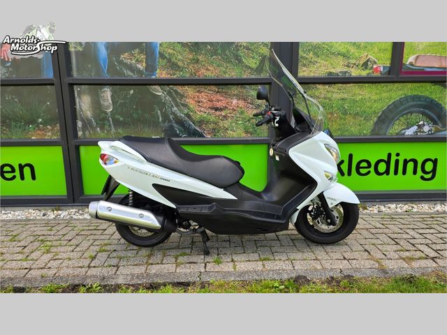 suzuki - uh-200