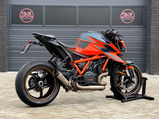 ktm - 1290-super-duke-r