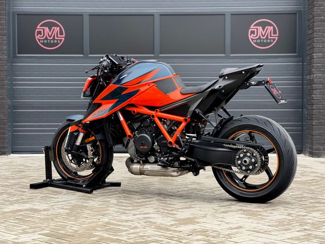 ktm - 1290-super-duke-r