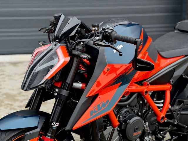ktm - 1290-super-duke-r