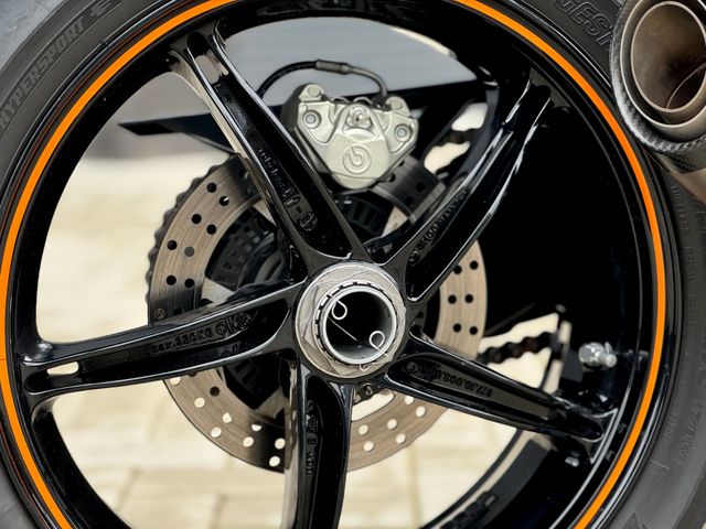 ktm - 1290-super-duke-r