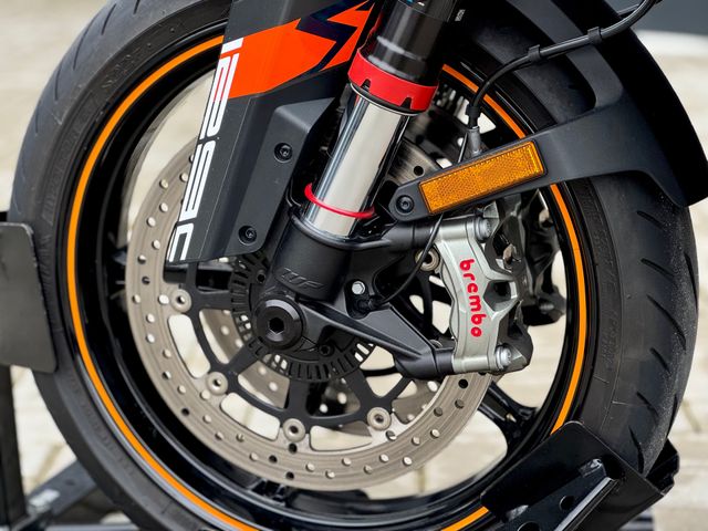 ktm - 1290-super-duke-r