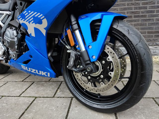 suzuki - gsx-8r