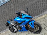 SUZUKI GSX-8R