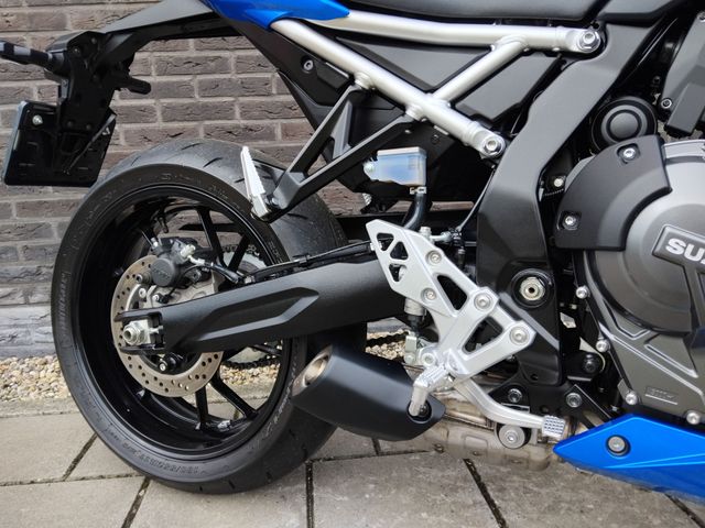 suzuki - gsx-8r