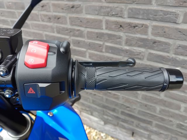 suzuki - gsx-8r