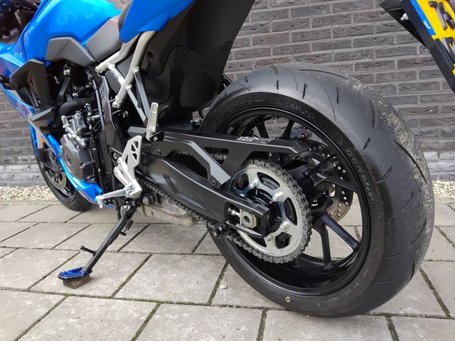 suzuki - gsx-8r