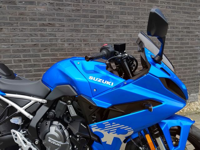 suzuki - gsx-8r