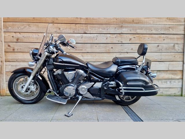 yamaha - xvs-1300-a-midnight-star