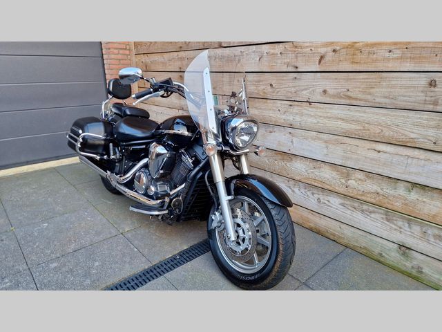 yamaha - xvs-1300-a-midnight-star