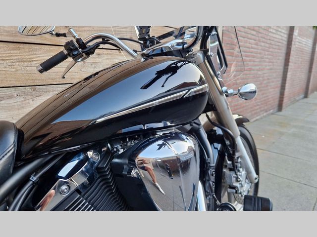 yamaha - xvs-1300-a-midnight-star