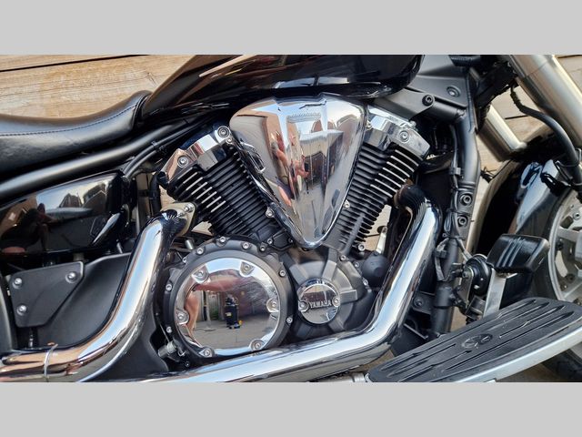 yamaha - xvs-1300-a-midnight-star