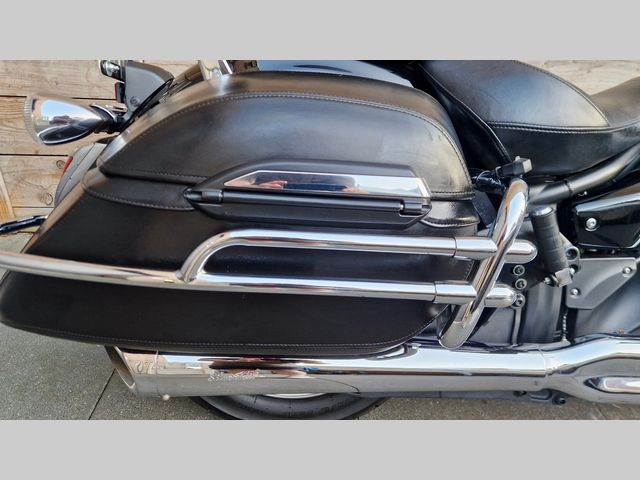 yamaha - xvs-1300-a-midnight-star