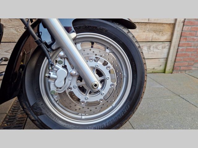 yamaha - xvs-1300-a-midnight-star