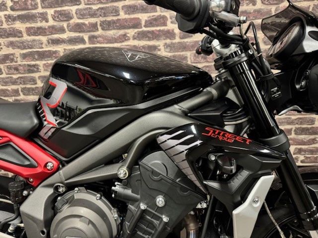 triumph - street-triple-r
