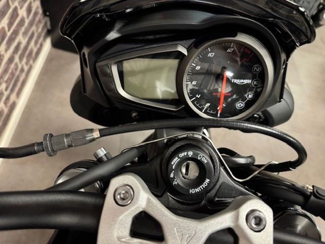triumph - street-triple-r