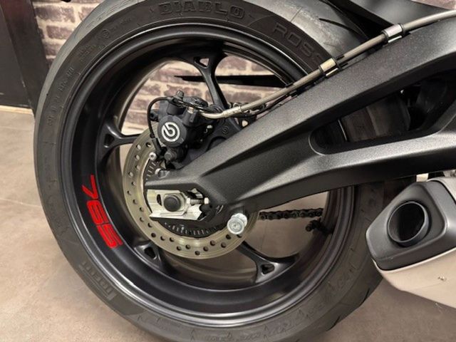 triumph - street-triple-r