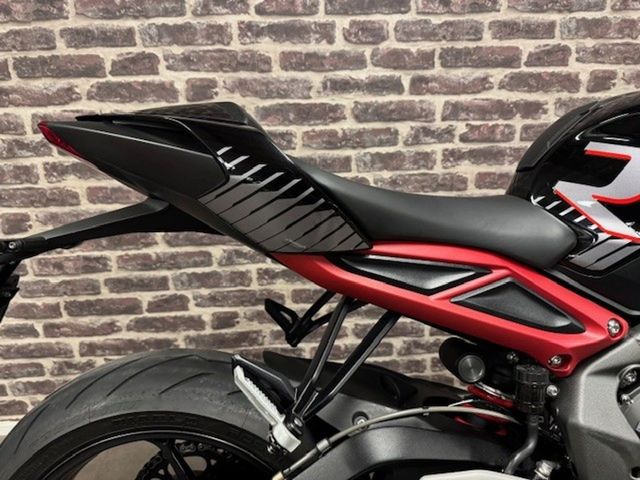 triumph - street-triple-r