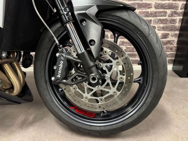 triumph - street-triple-r