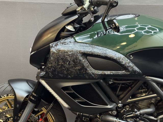 ducati - diavel