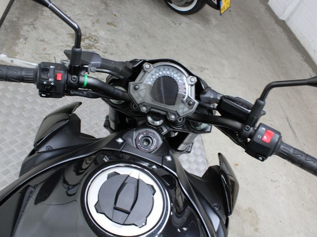 kawasaki - z900