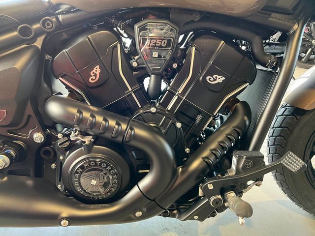 indian - scout-bobber-limited-tech