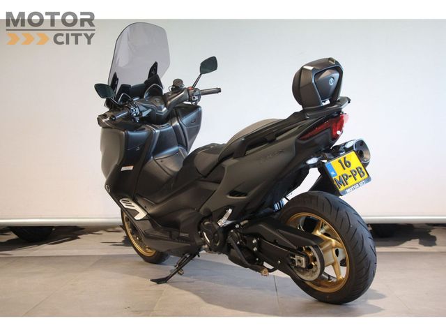yamaha - tmax-tech-max-560