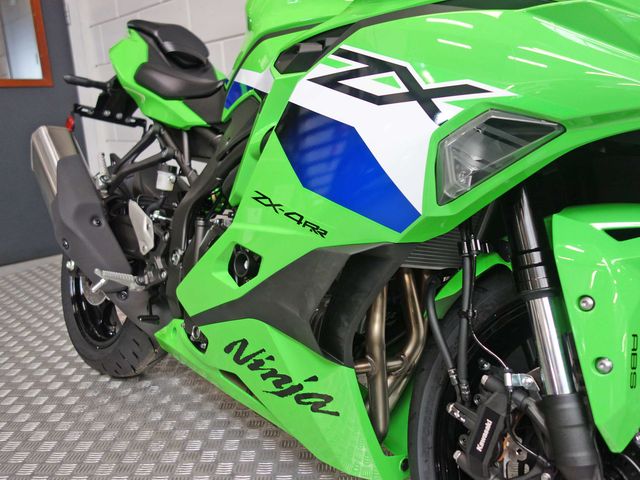 kawasaki - ninja-zx-4rr