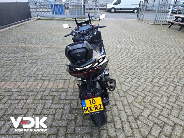 yamaha - tmax-tech-max-560