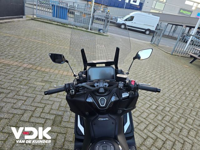 yamaha - tmax-tech-max-560