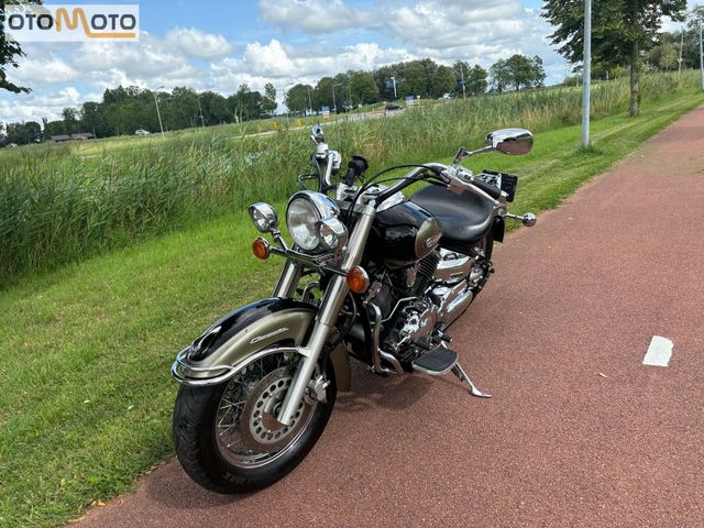 yamaha - xvs-1100-a-dragstar-classic