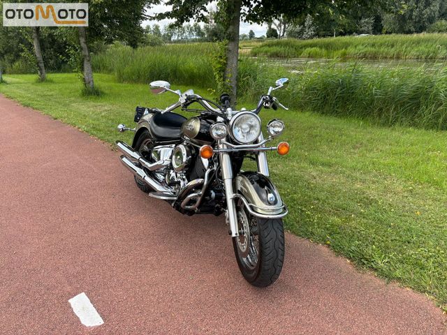 yamaha - xvs-1100-a-dragstar-classic