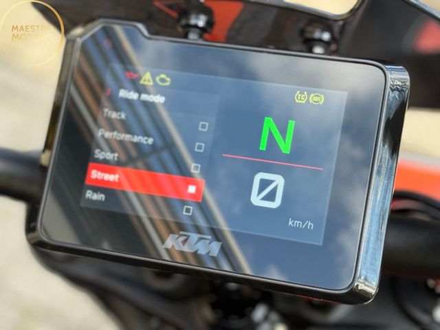 ktm - 1290-super-duke-r