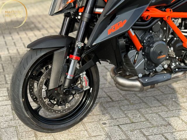 ktm - 1290-super-duke-r